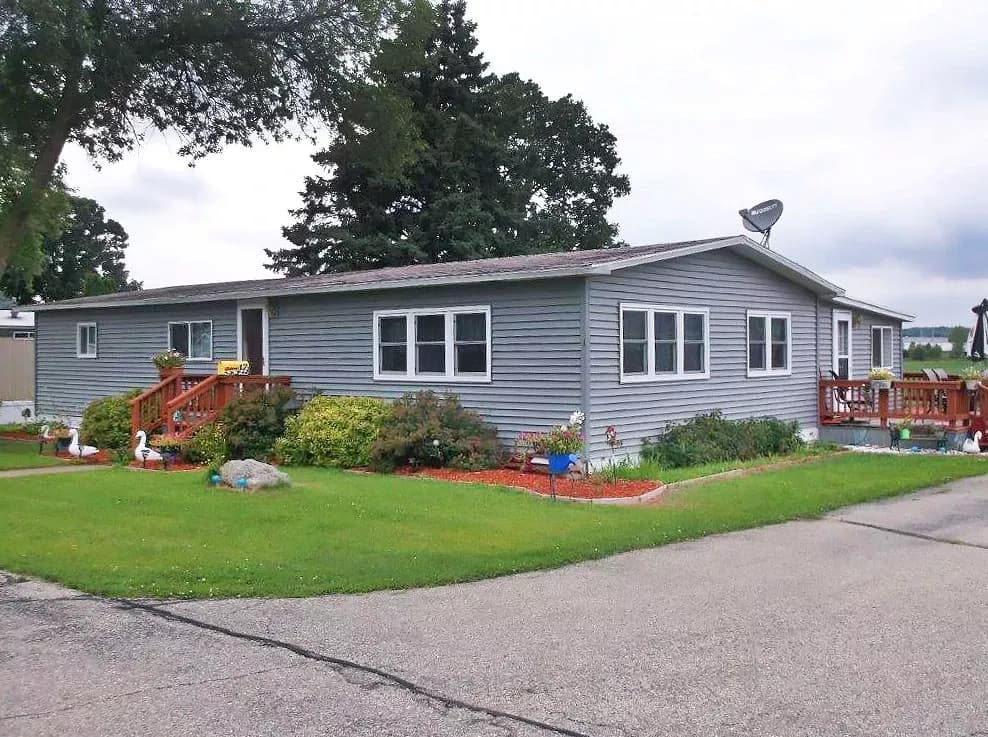 Midway Village - Manufactured housing community in WI